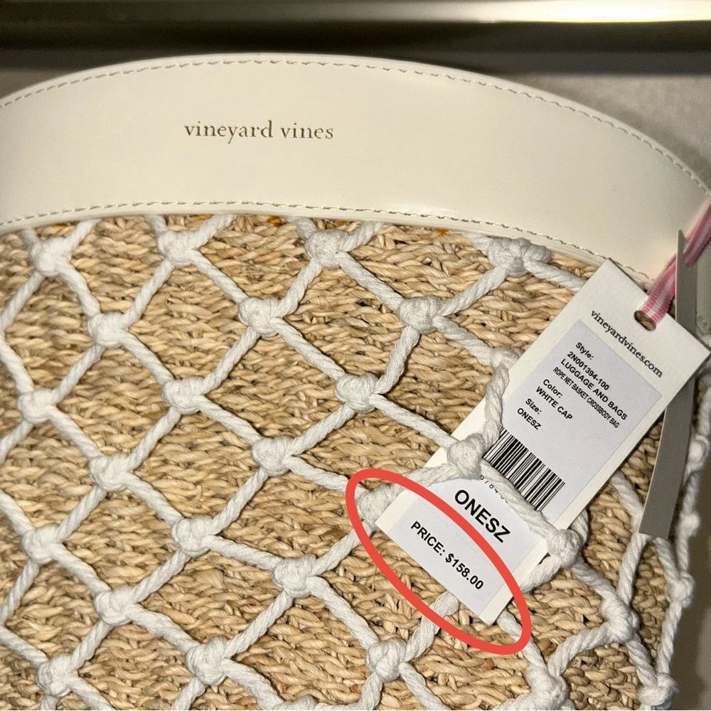 Vineyard Vines Tan/White Tote Bag Woven Design Tag $170.00⭐️⭐️⭐️⭐️⭐️